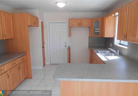 Kitchen - Stove and Refrigerator included!