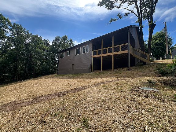 2nd image of 7 Damerham Ln