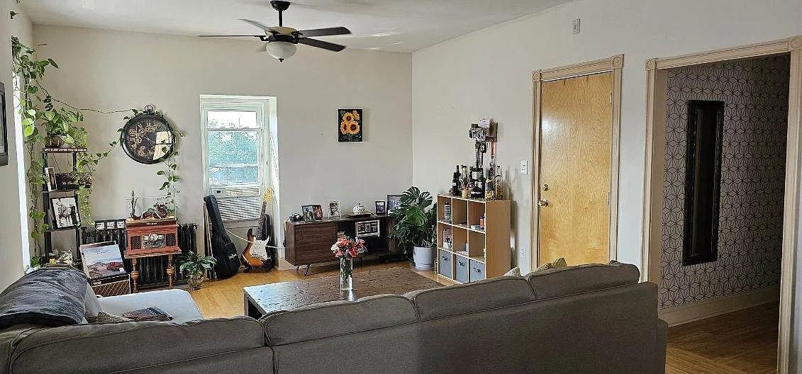 1 bed, 1.0 bath, 900 sqft, $950 — Photo 1