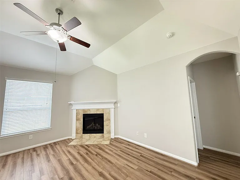 1227 Maple Ace Dr — Photo 9