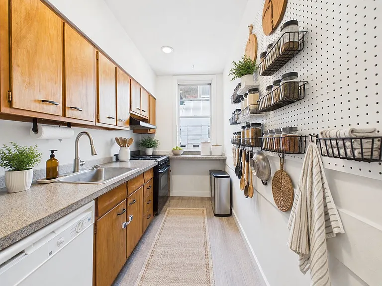 242 Stamper St — Photo 10