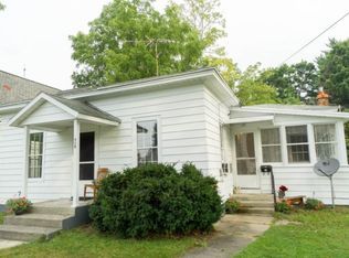 415 King St, Lowell, MI 49331
