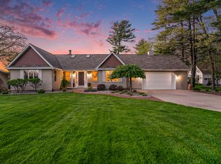 14303 Garfield Dr, Spring Lake, MI 49456