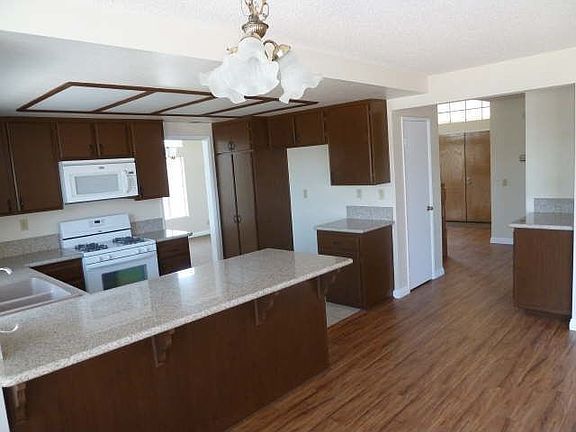 3rd image of 2758 Cape Dr