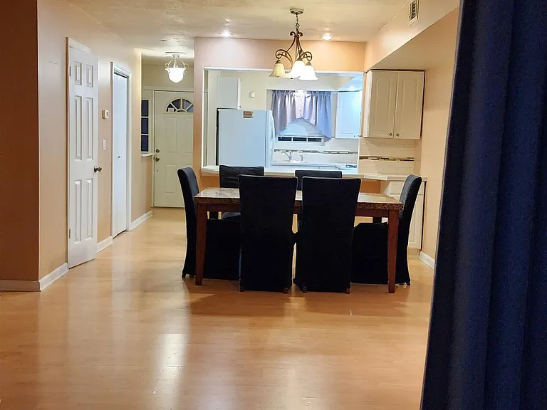 17 King Charles Ct — Photo 15