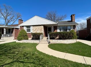 2423 S 5th Ave, Riverside, IL 60546