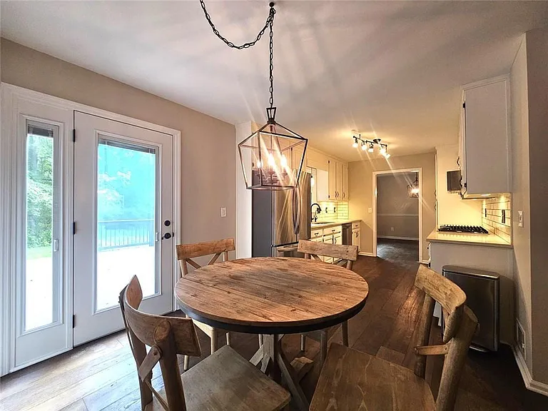 290 Oakmere Dr — Photo 4