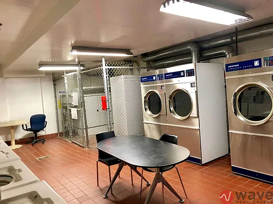 Rented by Wave Real Estate Group | media 41