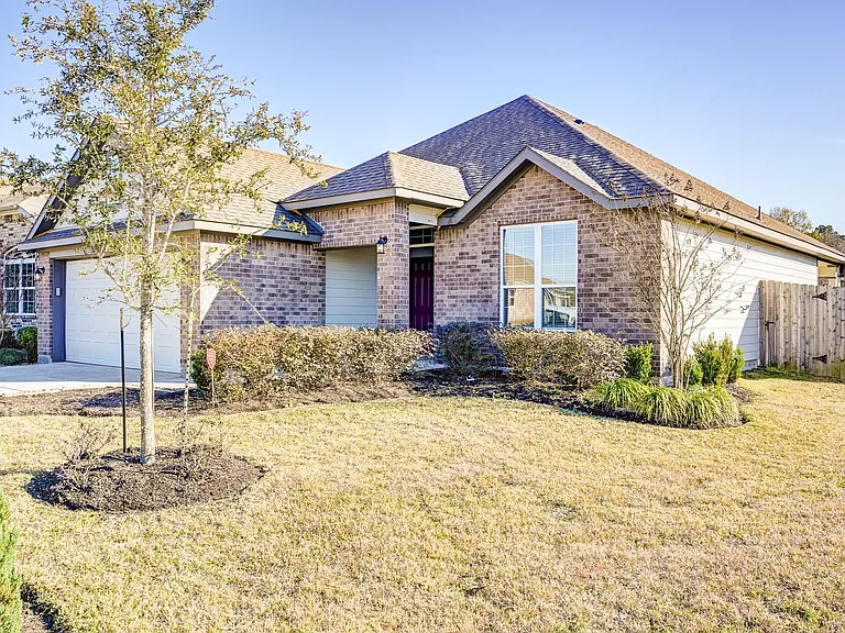 204 Shoreview Dr — Photo 3