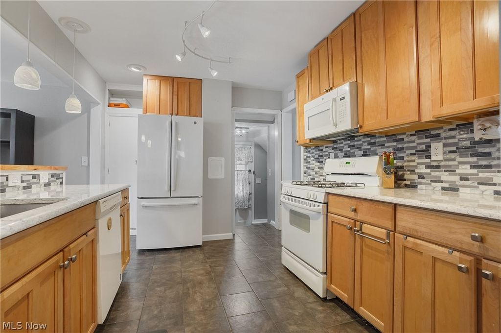 86 Hartshorn Dr, Painesville, OH - View 3