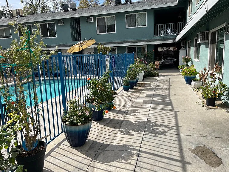 3060 Canyon Crest Dr #5 — Photo 5