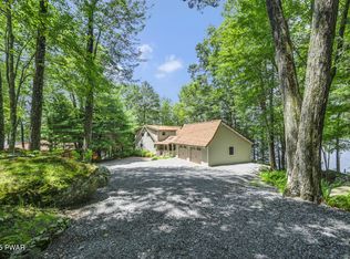 37 Rockpoint Ct, Lake Ariel, PA 18436