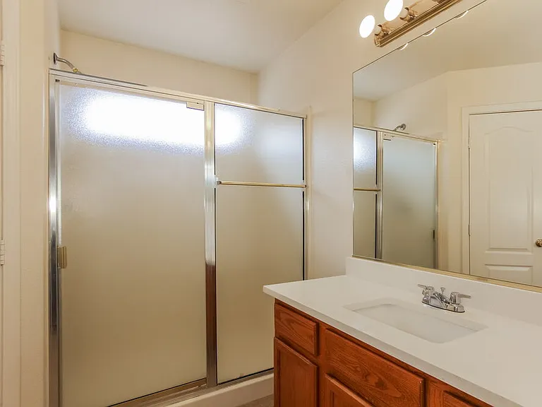11026 W Wilshire Dr — Photo 9
