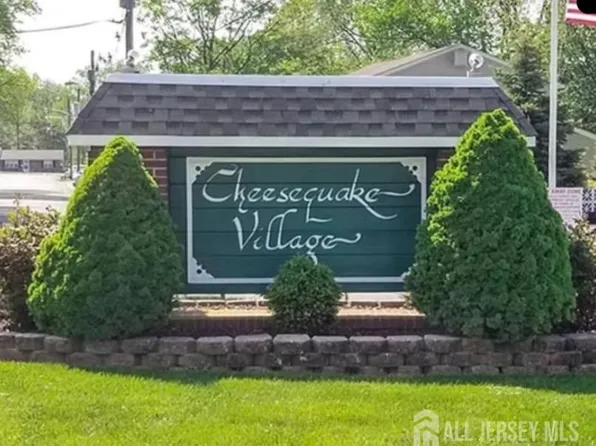 15 Iowa Ct Unit 621, Old Bridge, NJ 08857