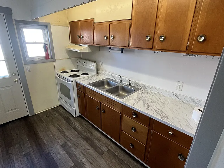 605 Lehigh Ave — Photo 7