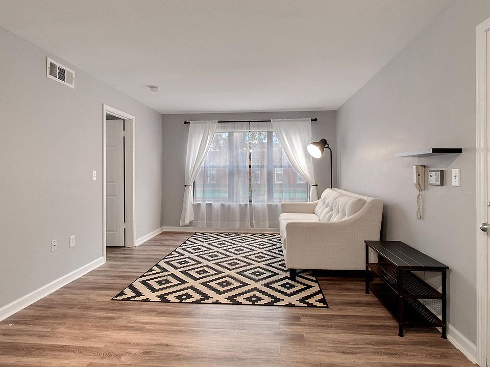 1st image of 425 W 9th St APT 202