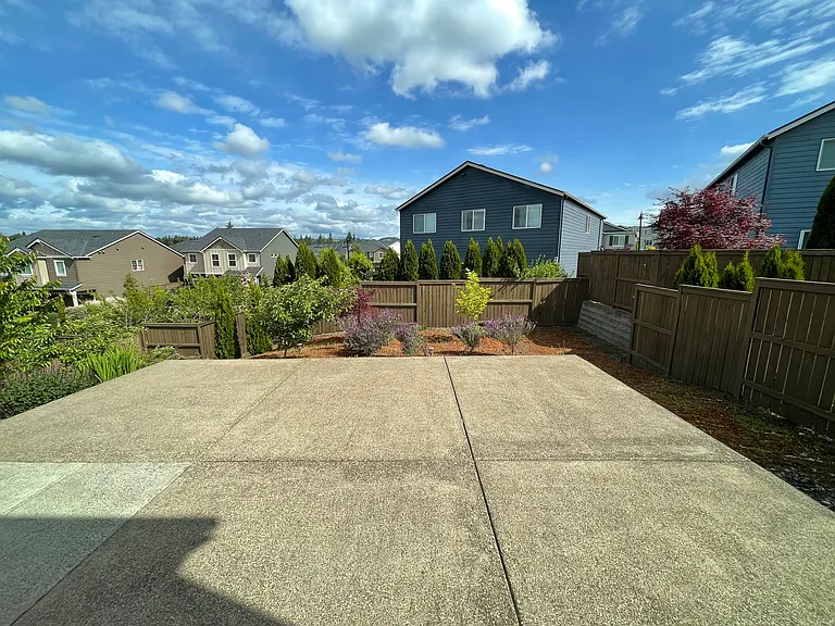 7443 NW Oakfern Dr — Photo 23