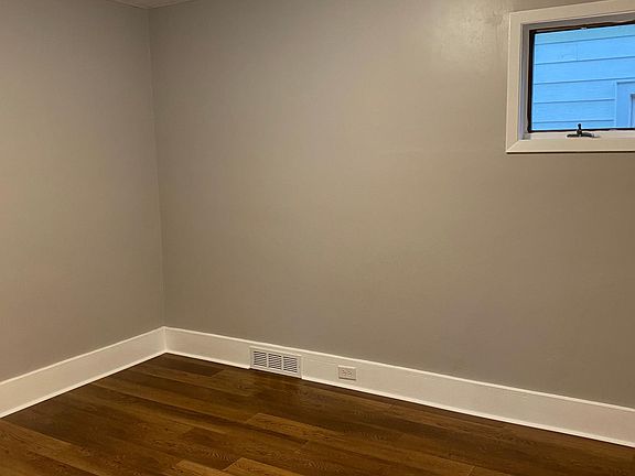5th image of 27 Lyndale Ave Floor 1