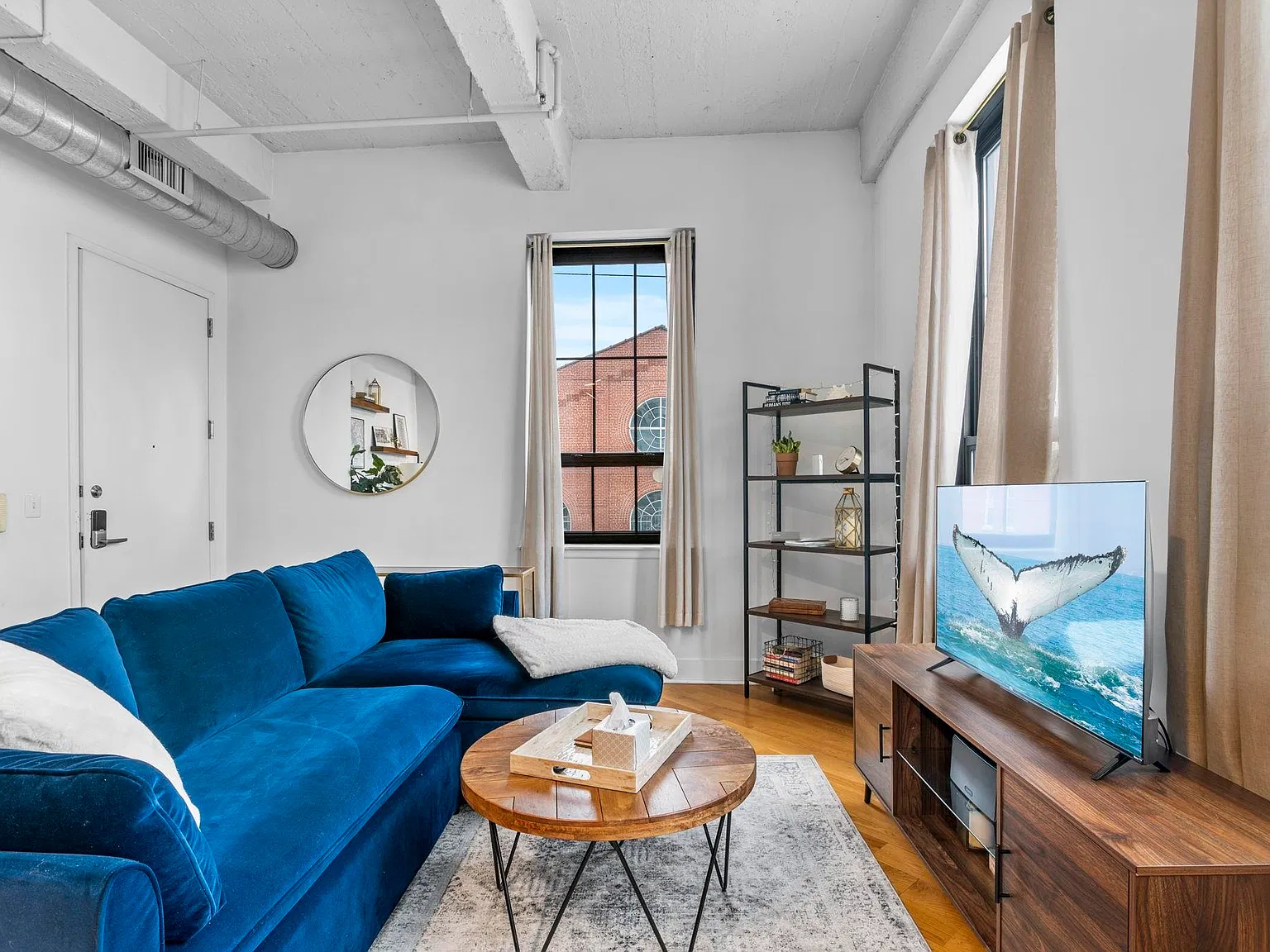 1 bed, 1.0 bath, 646 sqft, $2,750 — Photo 2