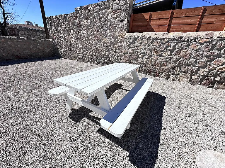 Picnic table