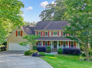 210 Malvern Pl, Roswell, GA 30076