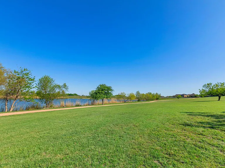725 Liard River Rd — Photo 26
