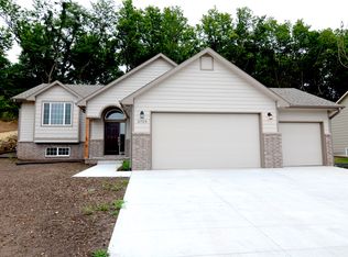 4729 Plumthicket Dr, Manhattan, KS 66503