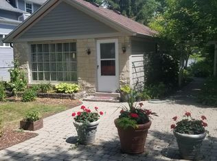 1638 N Riverside Dr, McHenry, IL 60050