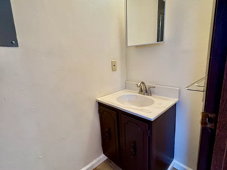 24 Locust St Apt 6 - Half Bath On Ground Level