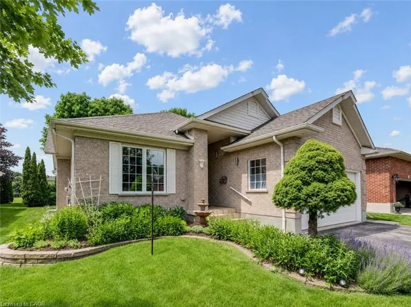 11 Sun Valley Dr, Wilmot, ON N3A 3P8