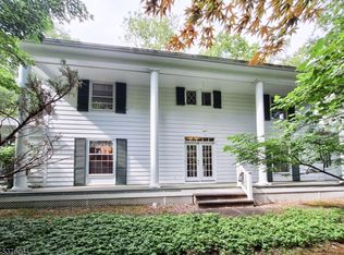 81 Old Cow Pasture Ln, Kinnelon, NJ 07405