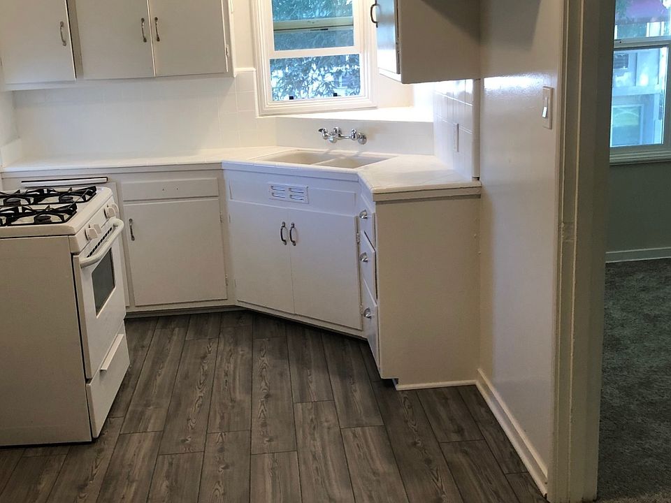 2nd image of 833 Sonoma Ave #1B-1Ba
