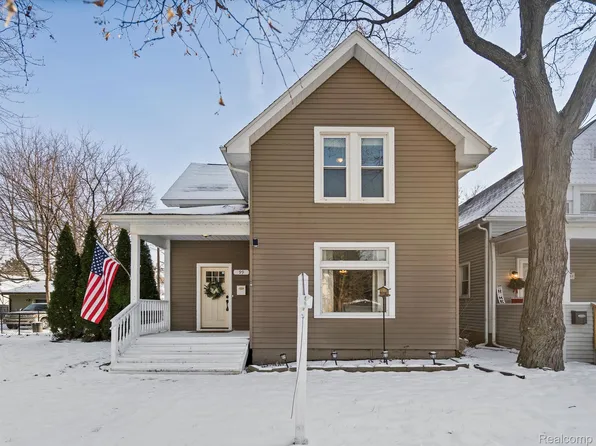 99 Miller St, Mount Clemens, MI 48043