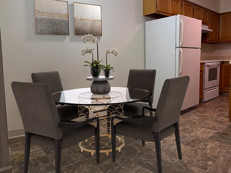400 W Genesee St #175 — Photo 1