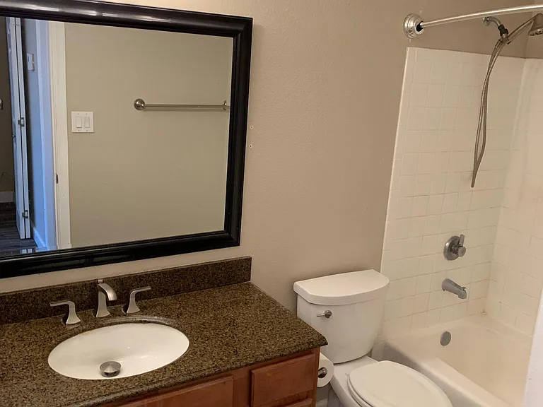 10115 E Mountain View Rd — Photo 6