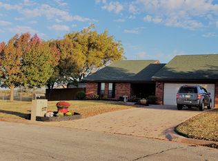 814 Grayridge Rd, Enid, OK 73701