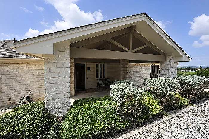 Gorgeous Views Of Lake Travis At Hudson Bend — Photo 4
