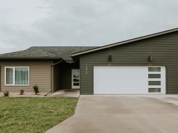 1879 13th Ave SE, Sioux Center, IA 51250