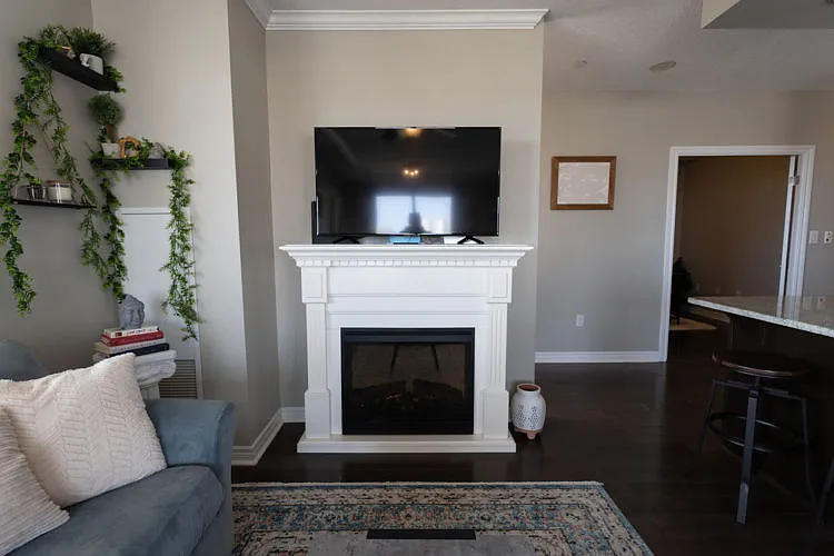330 Ridout St N — Photo 8