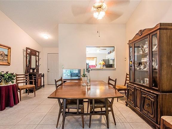 4th image of 1906 Dartford Ct