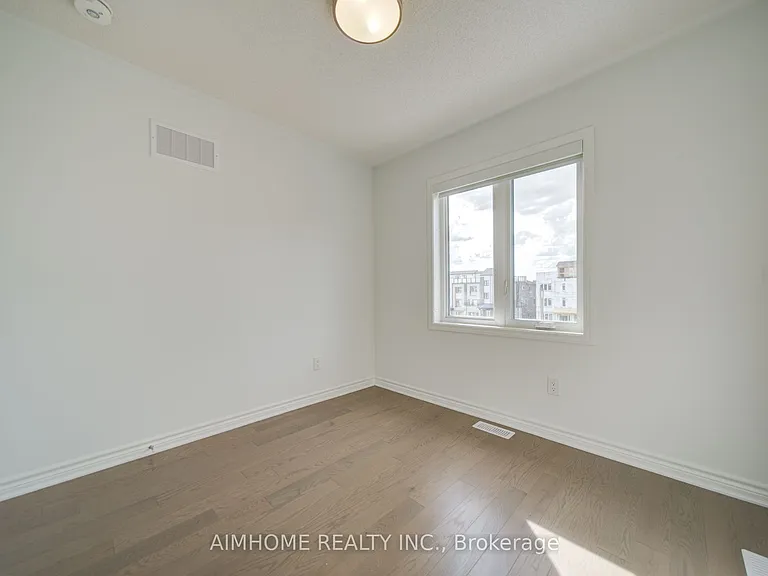 60 Avani Ave — Photo 15