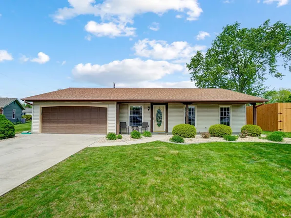 1707 Abbey Ct, New Haven, IN 46774