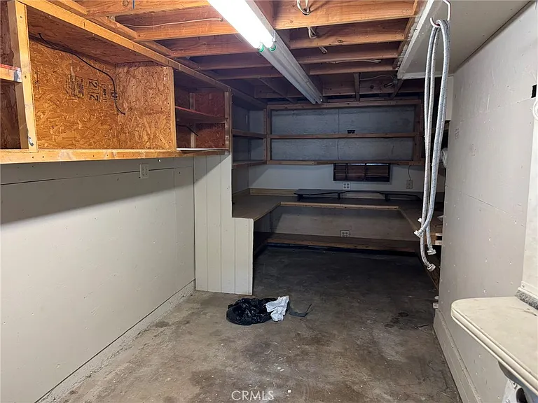 1041 W Acacia Ave — Photo 22