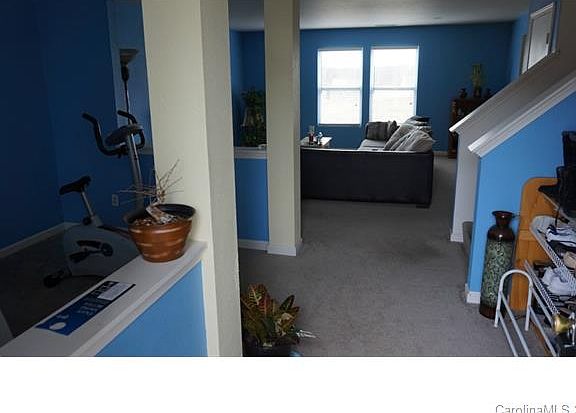 3rd image of 3319 Pikes Peak Dr