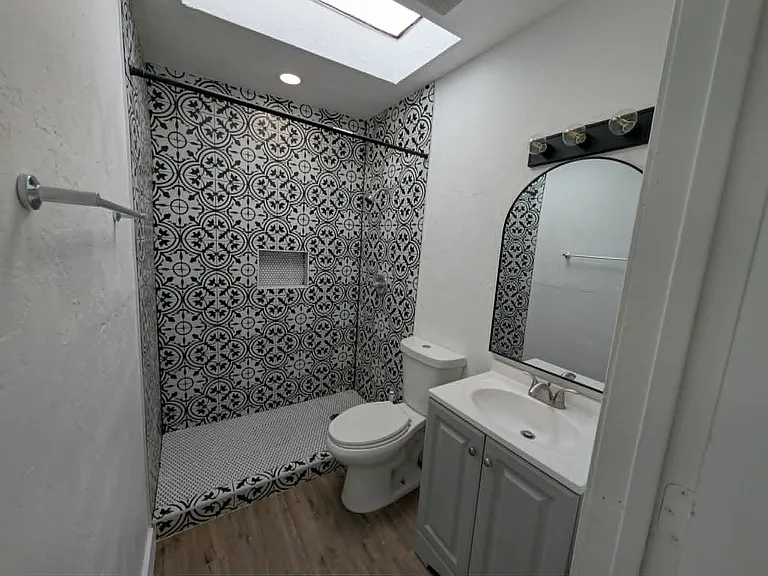 2435 N Edith Blvd #2 — Photo 15