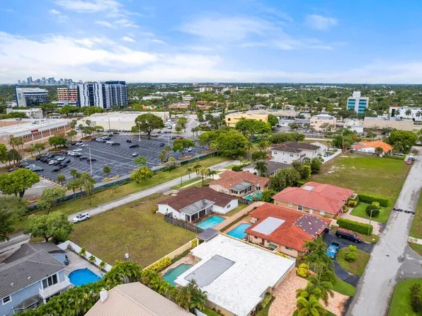 2415 NE 35th Dr, Fort Lauderdale, FL 33308