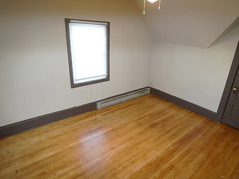 345-347 W Doty St — Photo 6