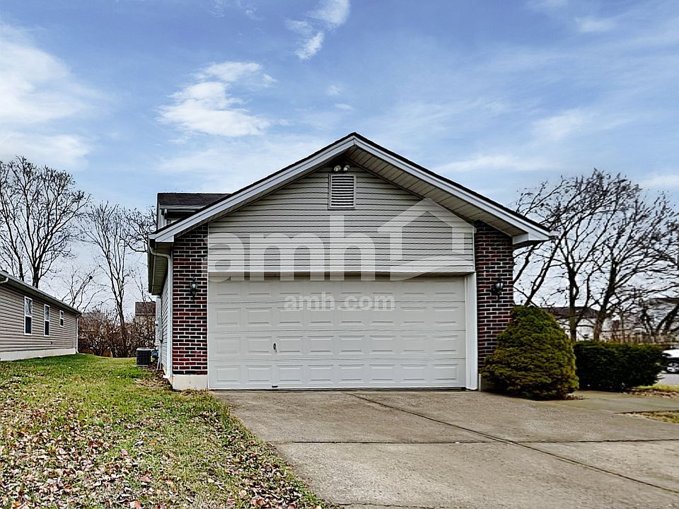 1st image of 922 Delhi Dr