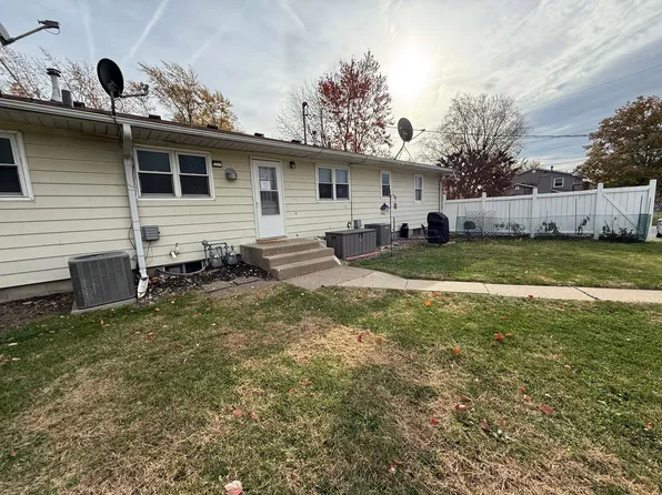 508 12th St #A, Silvis, IL 61282