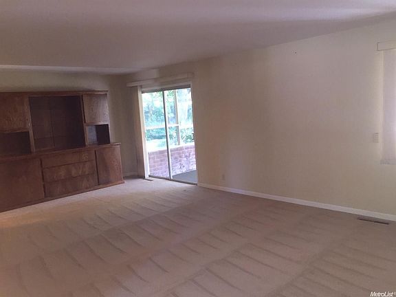 4th image of 1941 Deerwood St